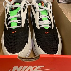 Nike Air Max Bolt Black White Photon Dust Size 12